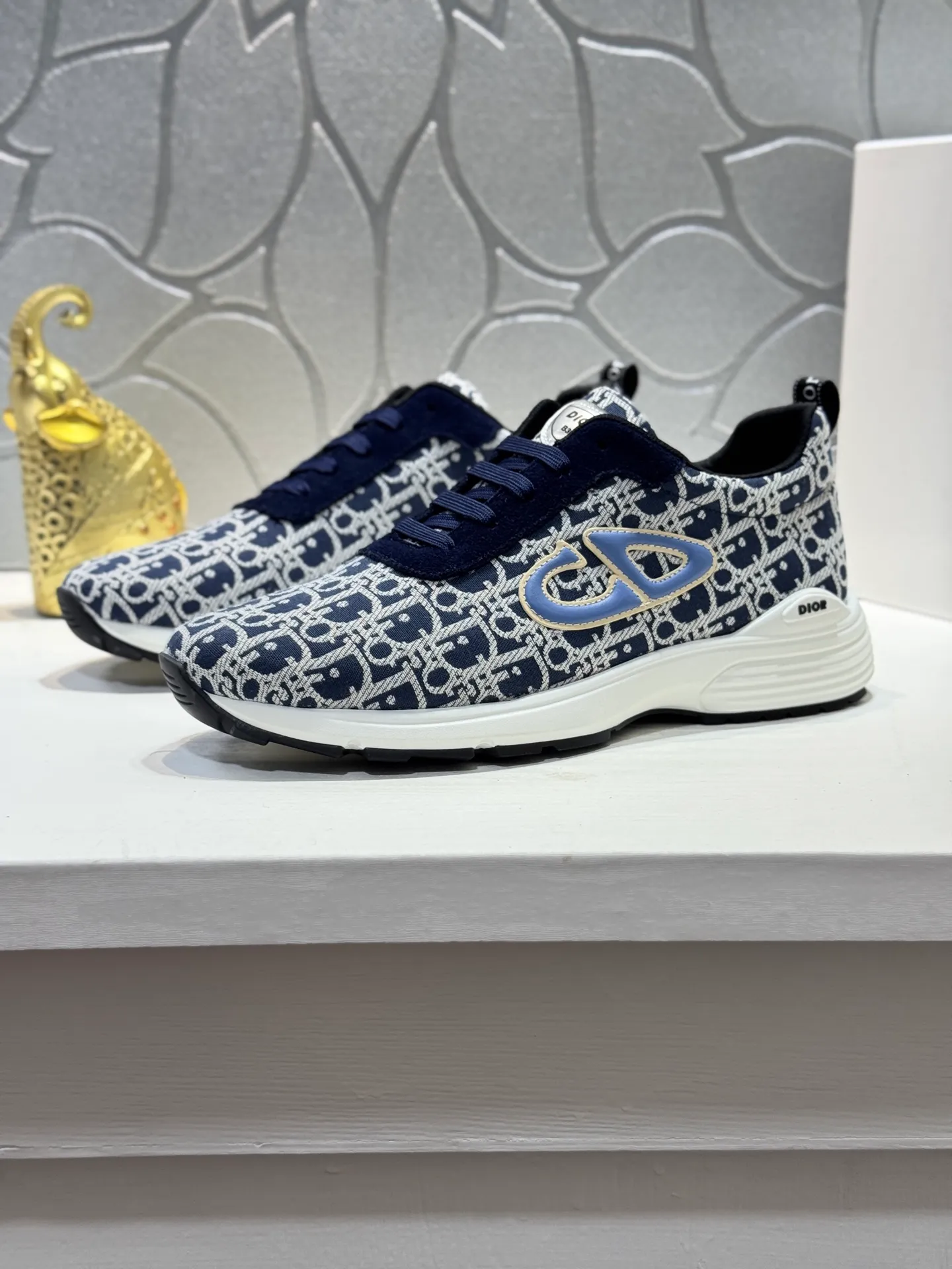 Men's shoes 💰420 [New style] 🏵️🏵️Original quality! Dior🔥Christan Dior (Dior) hot style [new style]⚠⚠️Top purchasing agent🔍🔍Men's HK counters are on sale simultaneously. Sole: The original sole is specially provided by the original factory. The exclusive movable molded sole is super comfortable. The original factory follows the order. 🔍🔍The high-quality multi-color splicing design is exquisite and unique, with canvas upper and mesh lining💪Details determine the quality. We only make shoes with care. You can go in and out of the counter at will. Welcome to compare🇮🇹Size: 38-44 (45 customized)
